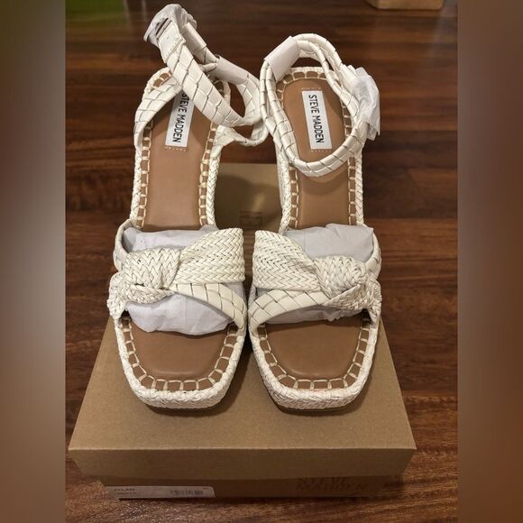 STEVE MADDEN Jylan Wedge Sandal in White *New In Box - Picture 3 of 10
